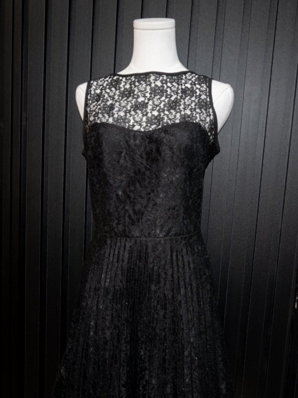 Black Floral Lace Illusion Neck Backless Pleated Mini Dress
